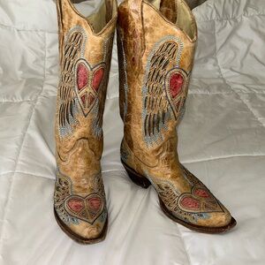 Corral Heart and Wings Western Boots/ Snip Toe/ Size 8